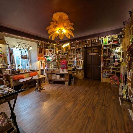 Budget Stay, In Lovely Private Setting With Rustic Charm, Log Burner, Fire Pit, Campers Kitchen & Eco Loo No Bedding Supplied Narberth Eksteriør bilde