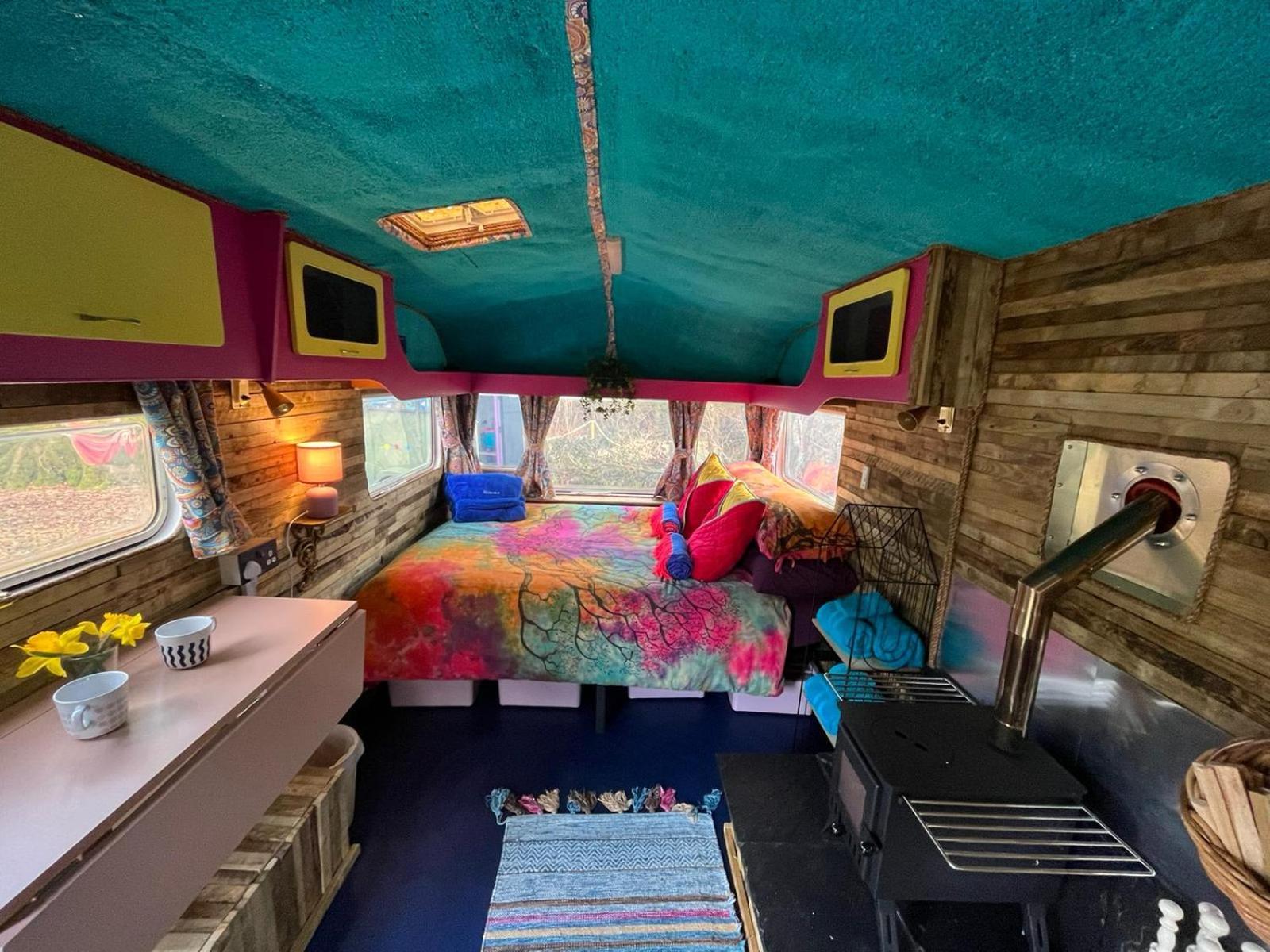 Budget Stay, In Lovely Private Setting With Rustic Charm, Log Burner, Fire Pit, Campers Kitchen & Eco Loo No Bedding Supplied Narberth Eksteriør bilde